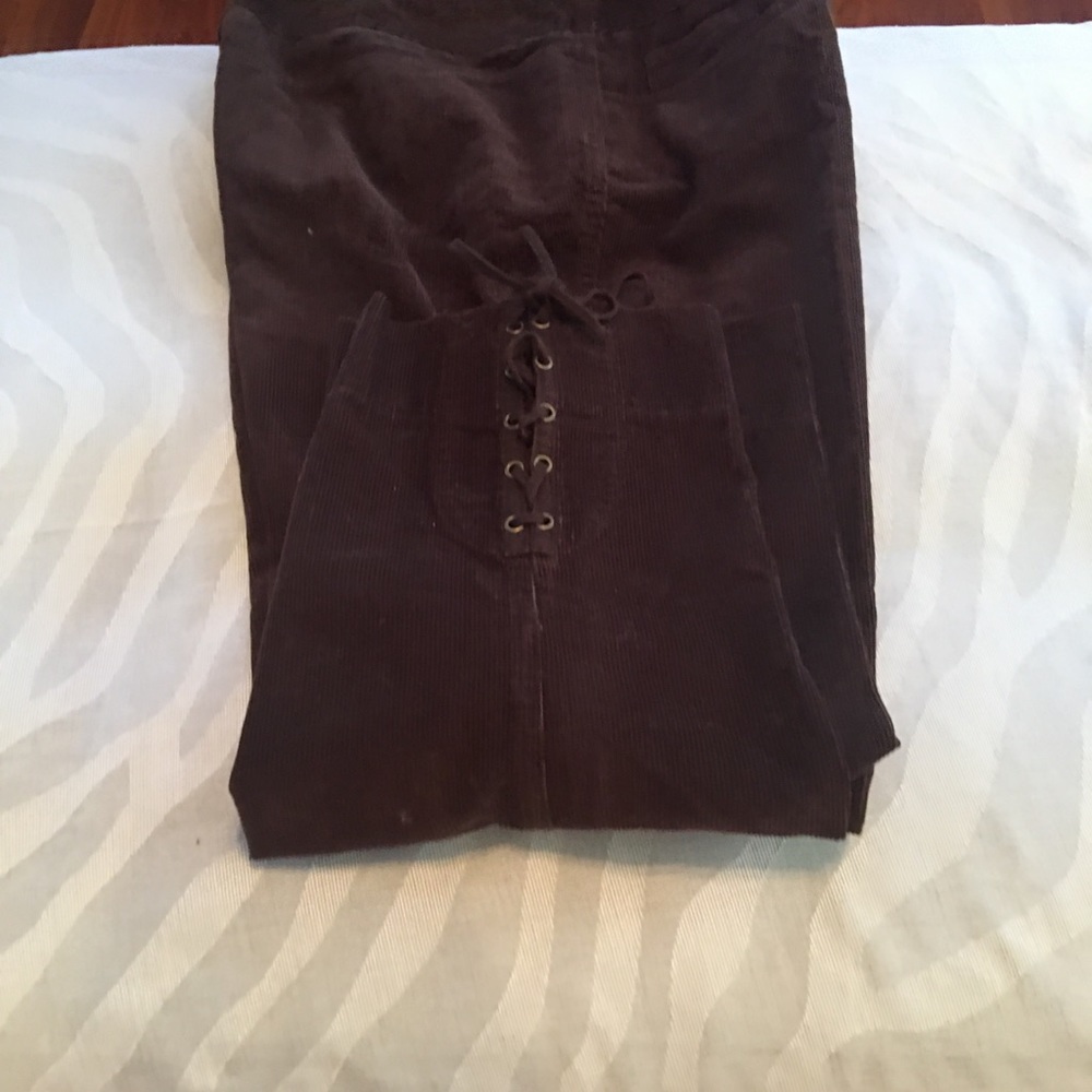 Gorgeous Corduroy capris pants! Pre-Owned in excellent condition